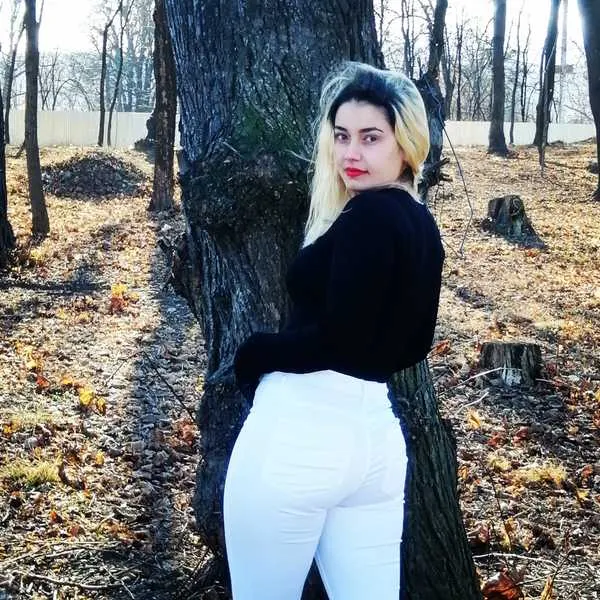 Live sex webcam photo for DevineLayla #3437202