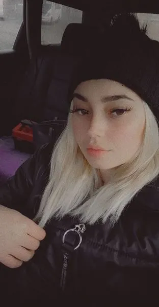 Live sex webcam photo for DevineLayla #3437201