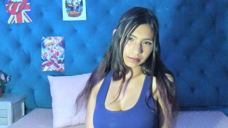 Live sex webcam photo for SarahKenzie #3440557