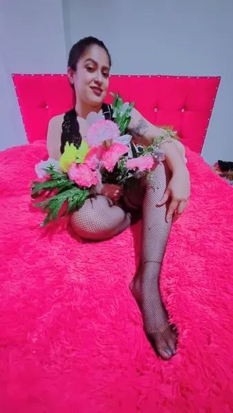 Live sex webcam photo for Kinberlyt #3707093