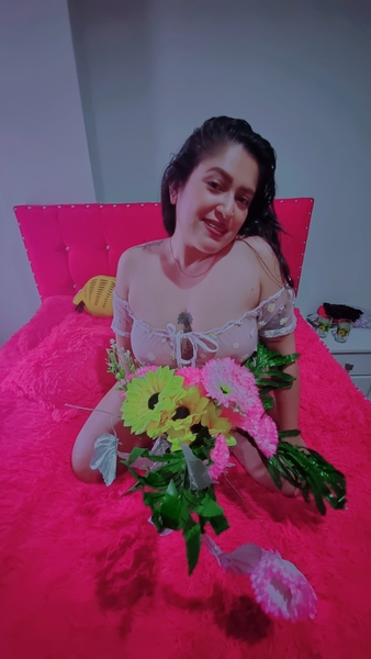 Live sex webcam photo for Kinberlyt #3707083