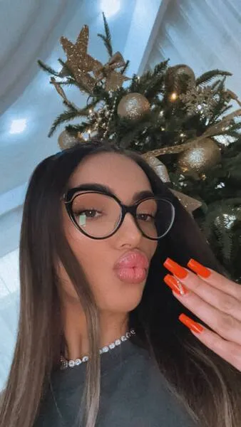 Live sex webcam photo for TheaBloom #6612784