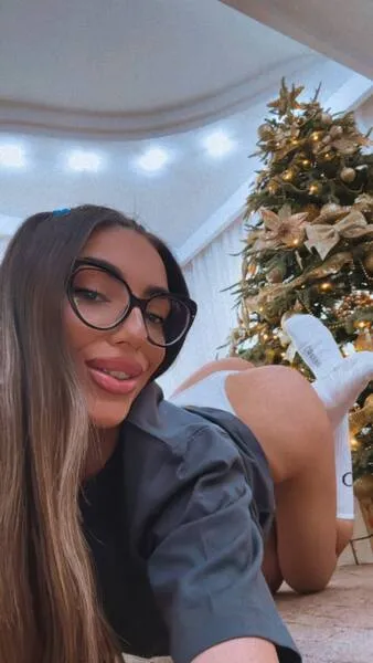 Live sex webcam photo for TheaBloom #6612785