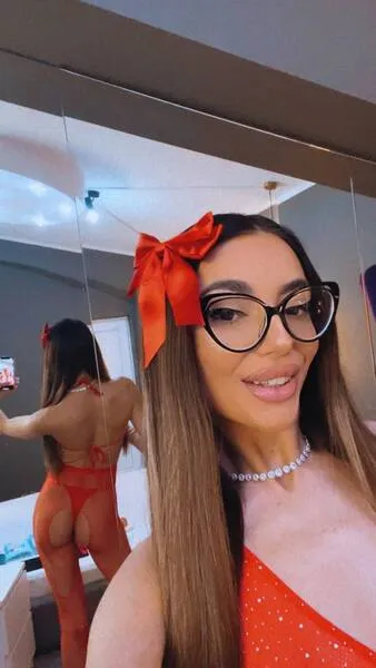 Live sex webcam photo for TheaBloom #6564151