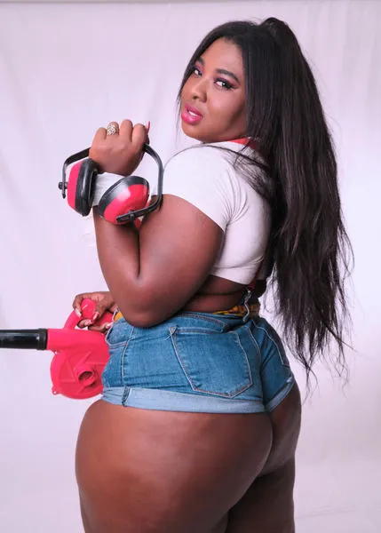 Live sex webcam photo for NaomiKing #3619692