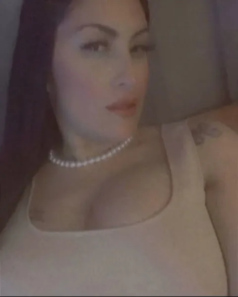 Live sex webcam photo for MonicaMillions #3437854