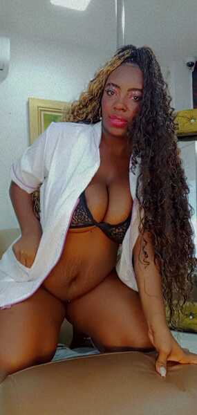 Live sex webcam photo for ElizaOlivery #4155351