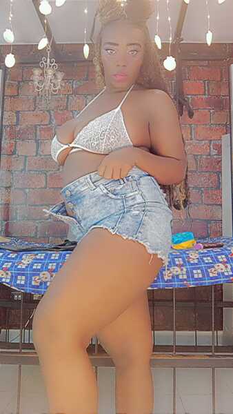 Live sex webcam photo for ElizaOlivery #4203699