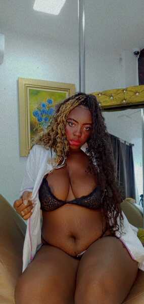 Live sex webcam photo for ElizaOlivery #4155353