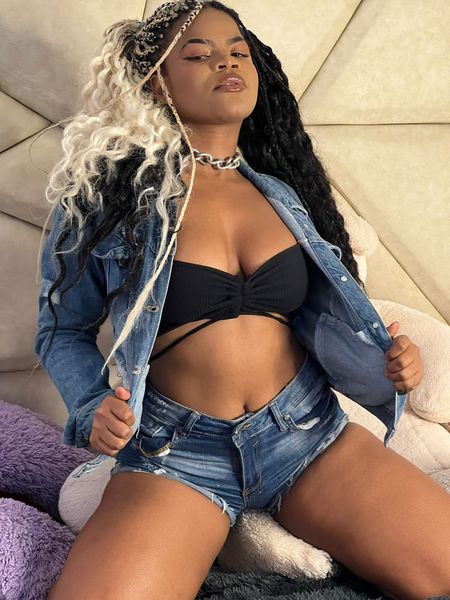 Live sex webcam photo for JaneJacckson #3564254