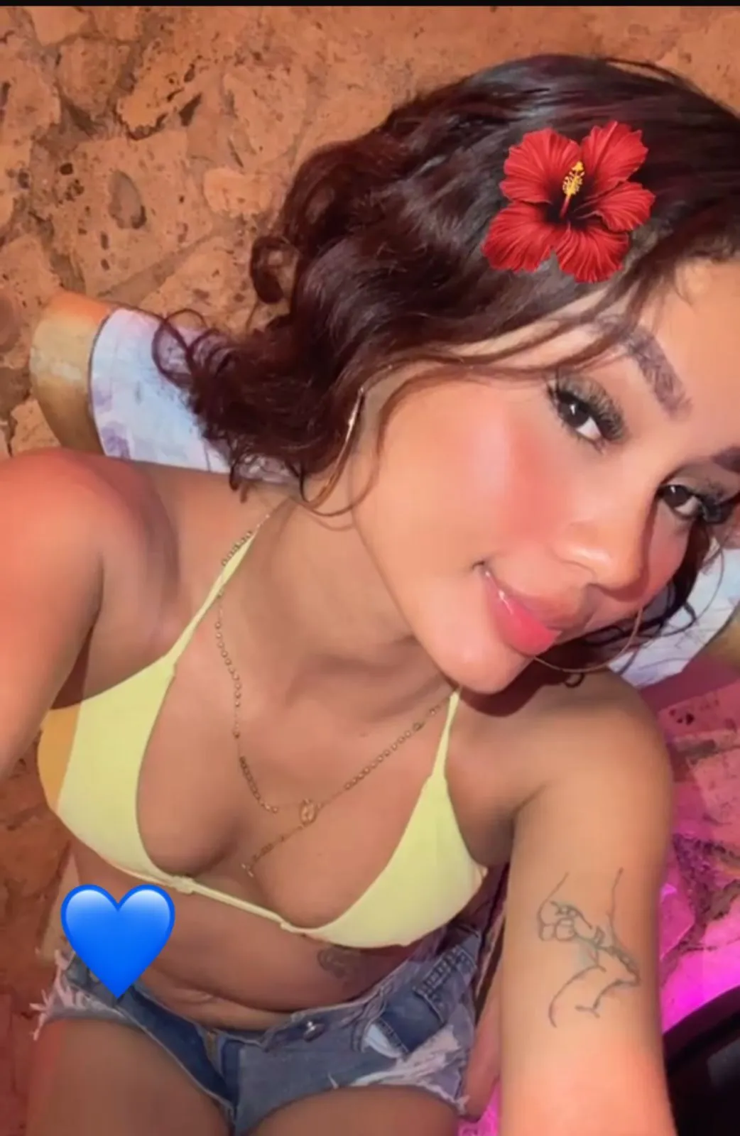 Live sex webcam photo for MarianaManzur #8670745
