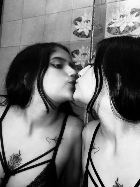 Live sex webcam photo for antonellablumm #3453195