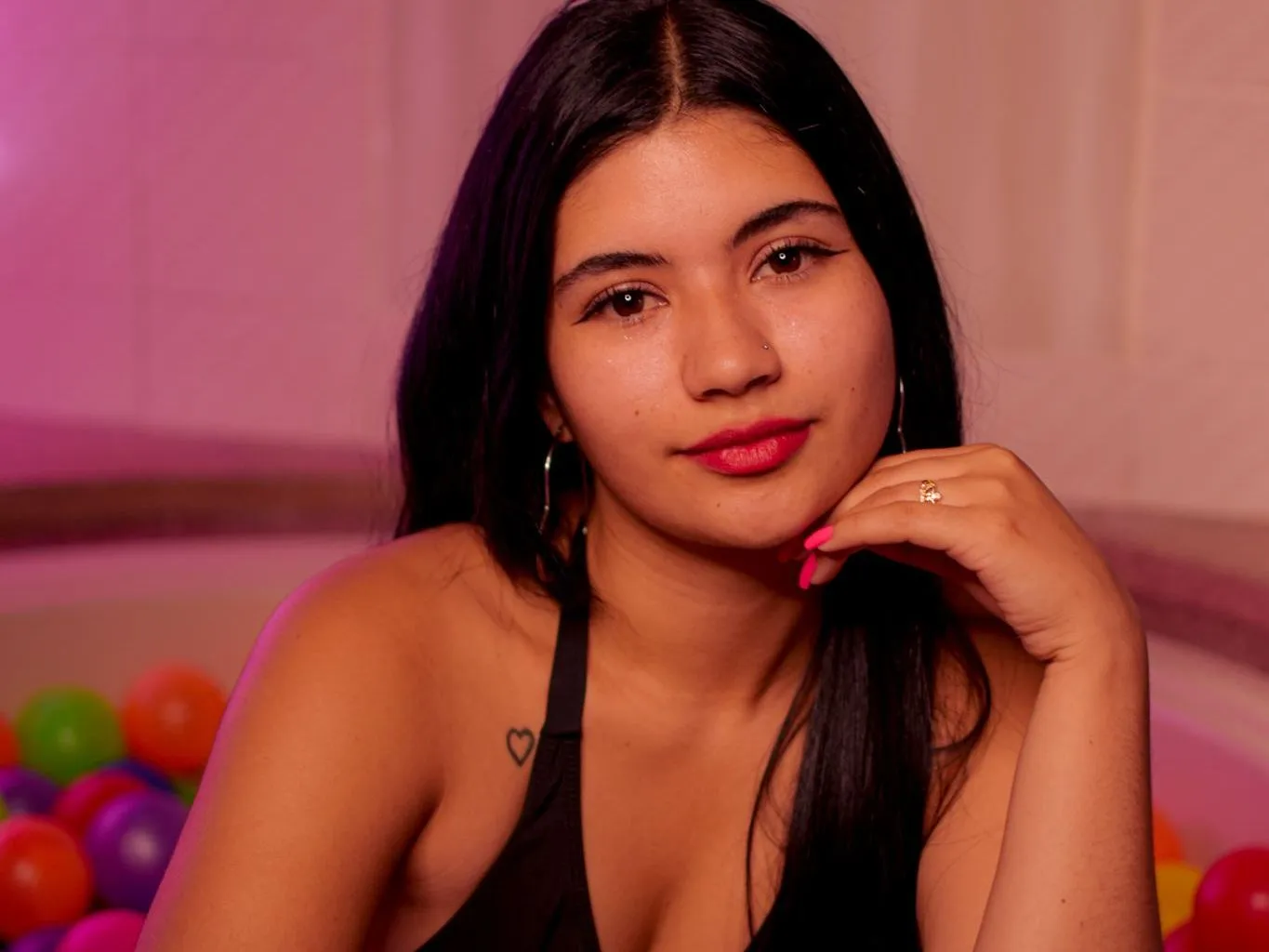 Live sex webcam photo for XimenaConti #3486646