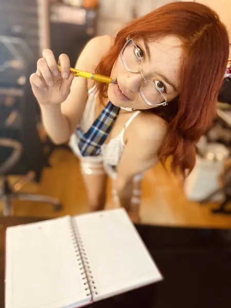 Live sex webcam photo for CloeCandy #4200231