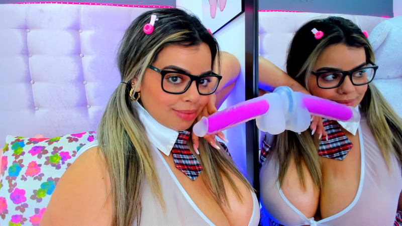 Live sex webcam photo for MiiahJoonness #3623264