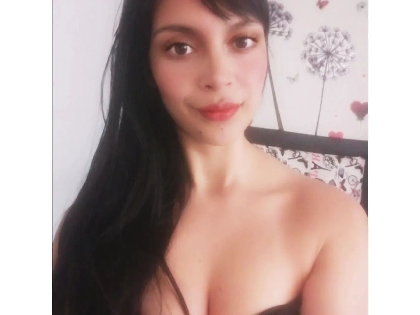 Live sex webcam photo for MelinieThompson #3475266