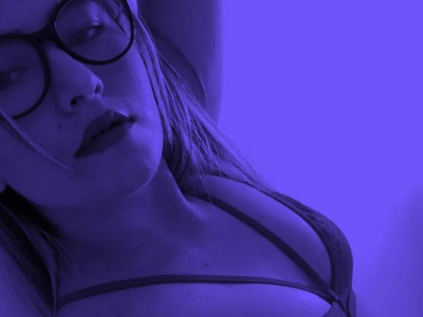 Live sex webcam photo for Sophia369 #3459971