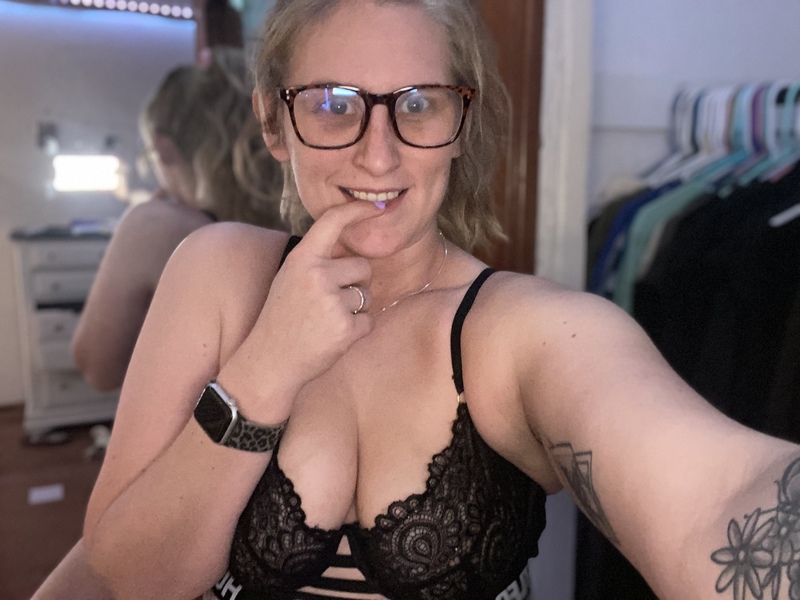 Live sex webcam photo for Curvaceouscole #3556830