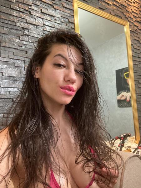 Live sex webcam photo for ANYICKA #3486266