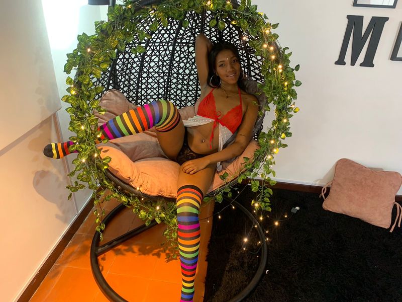 Live sex webcam photo for crystiesweet #3530083