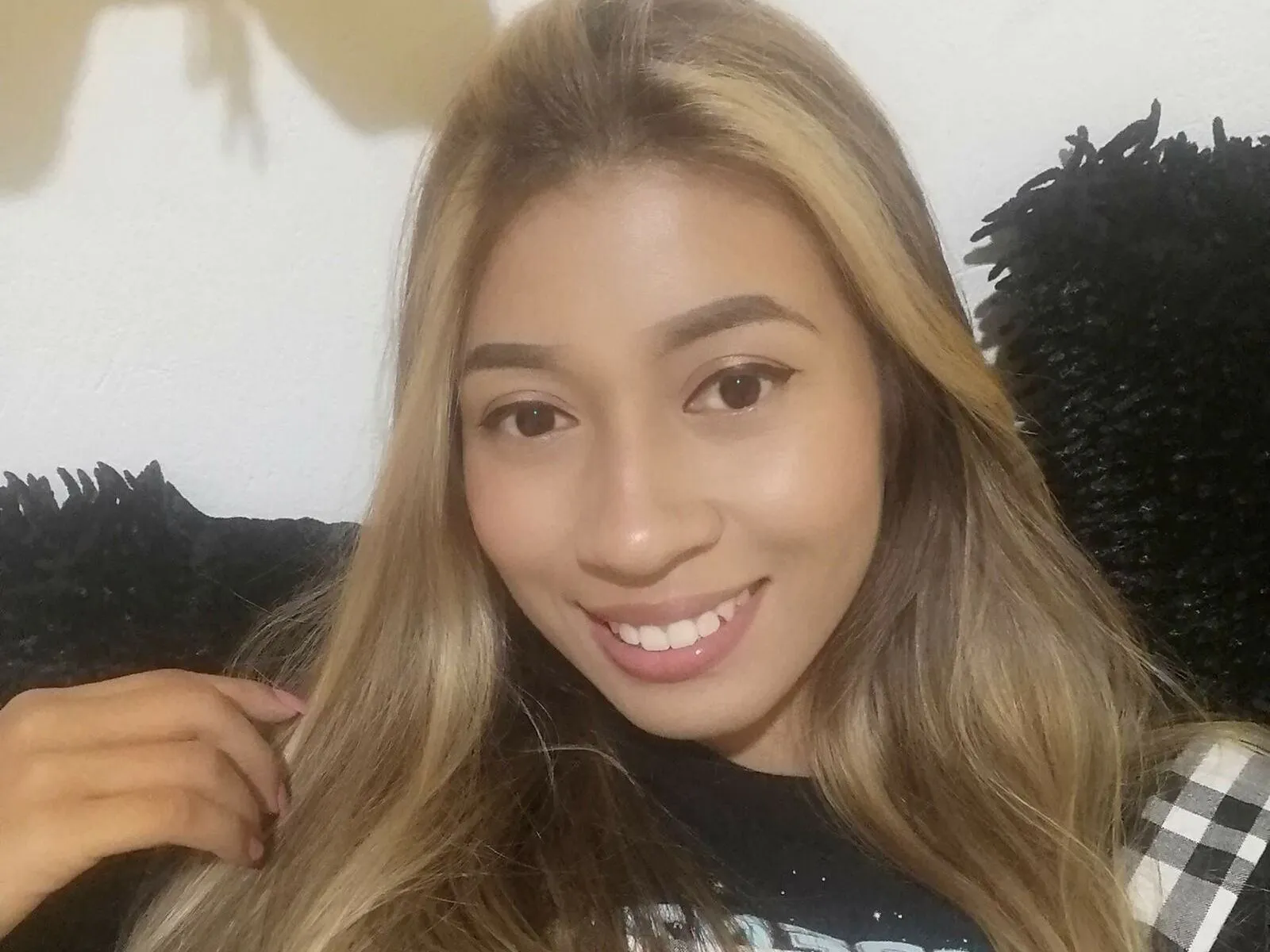 Live sex webcam photo for LinaHernandez #3469305