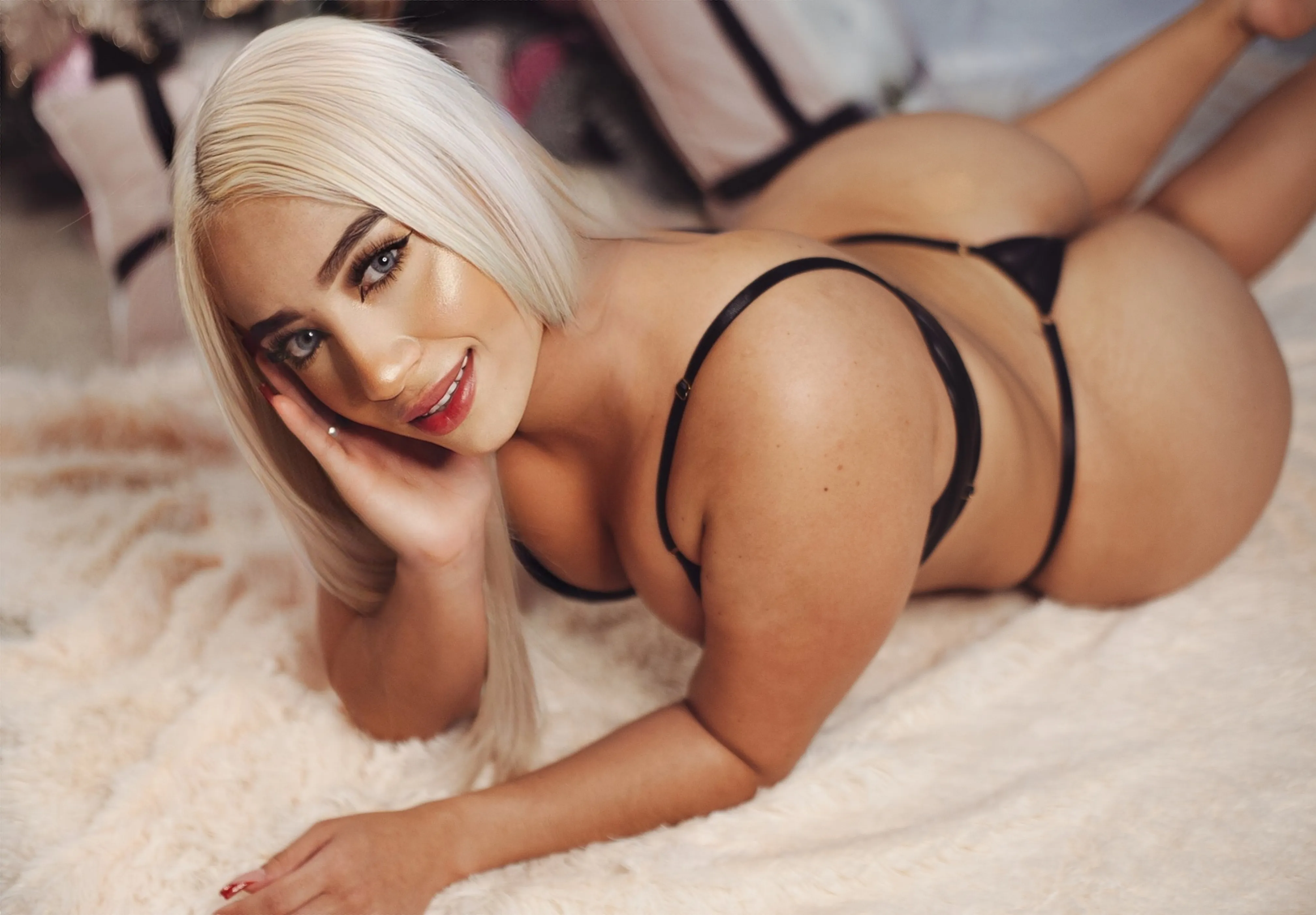 Live sex webcam photo for KasandraGarcia #7236586