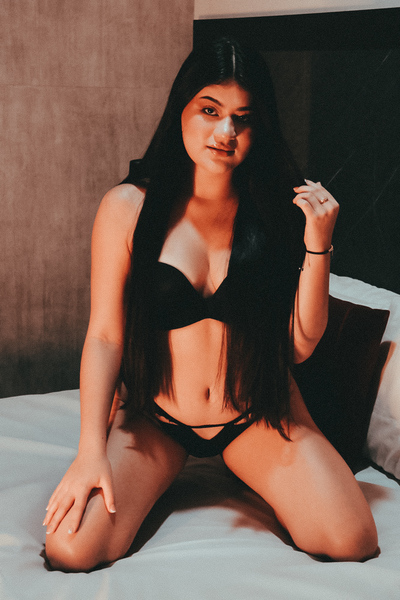 Live sex webcam photo for PaulineMuller #3466789