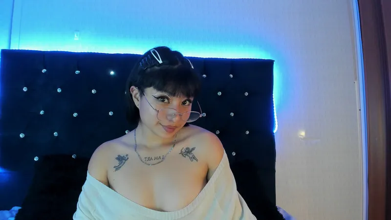 Live sex webcam photo for TINANYTORRES #3498319