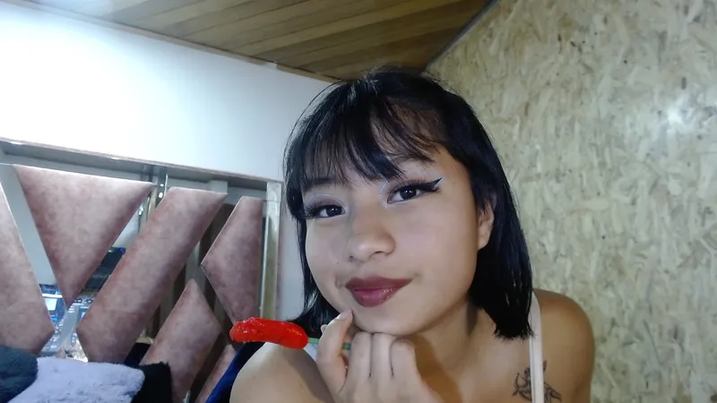 Live sex webcam photo for TINANYTORRES #3629707