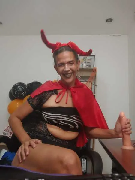 Live sex webcam photo for CruellaDavis #3652657