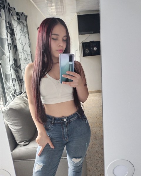 Live sex webcam photo for KarolinaRyan #3484046