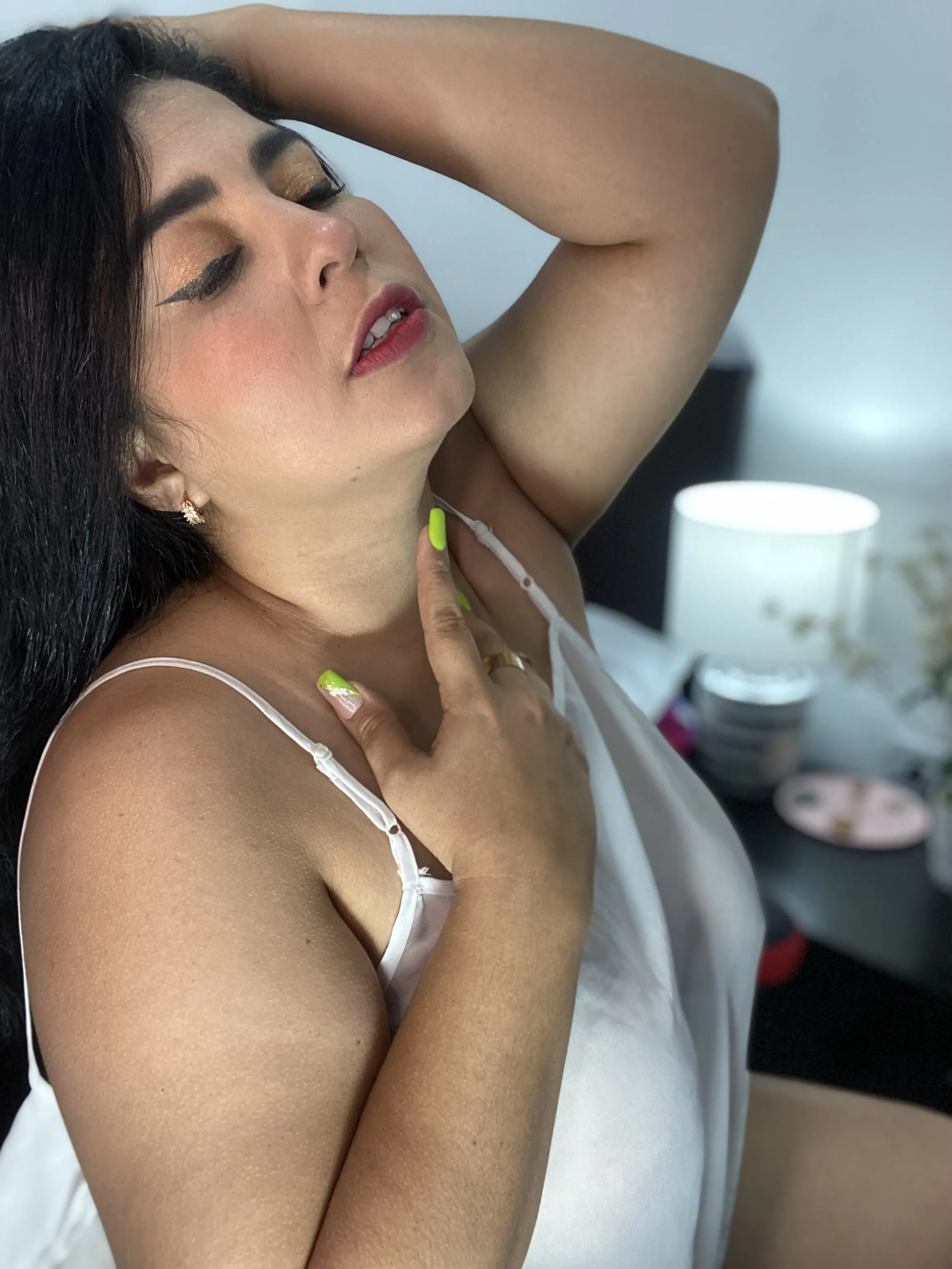 Live sex webcam photo for LauraCastaneda #7787108