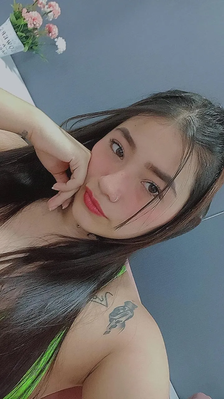 Live sex webcam photo for TinaClaytoon #7807526