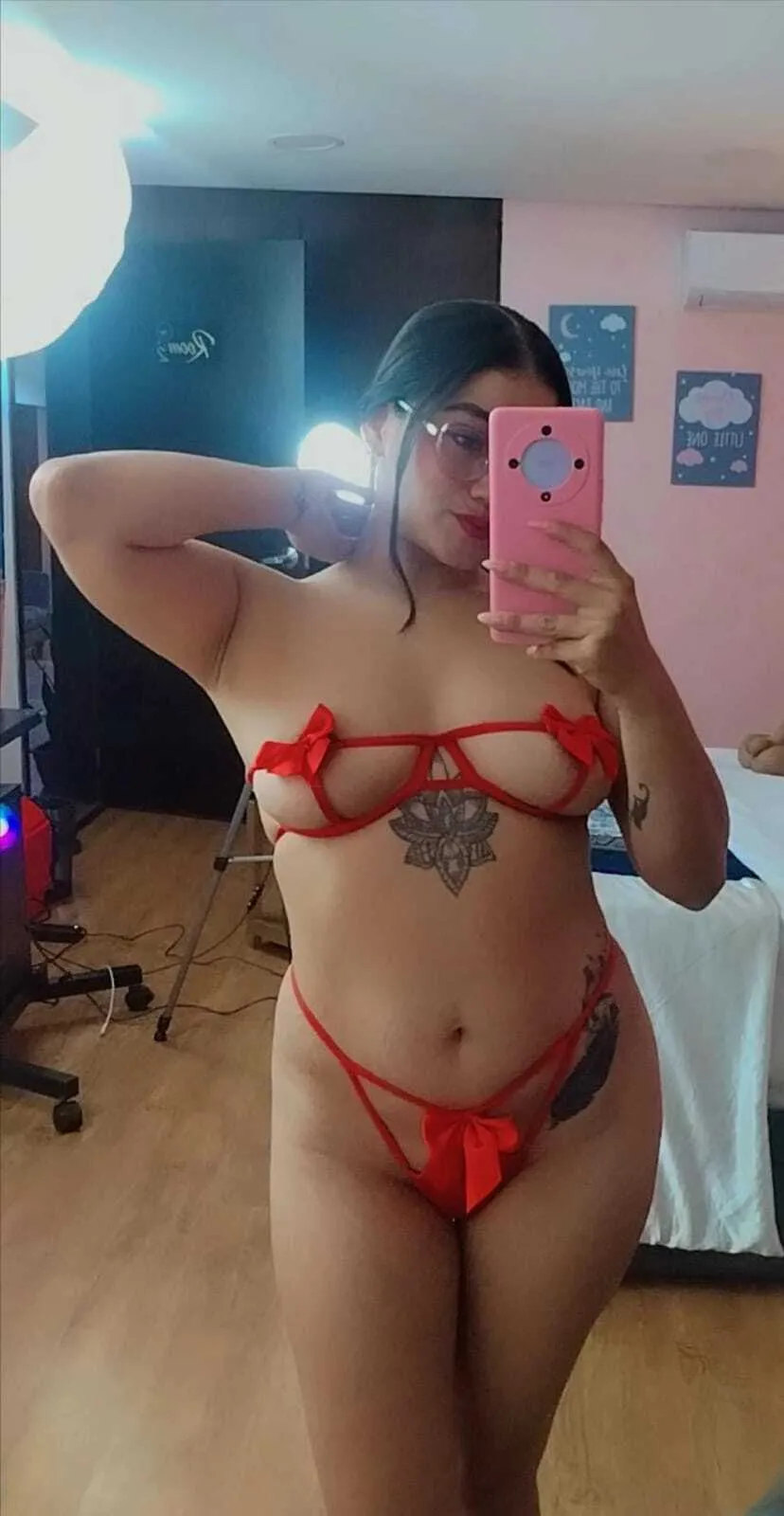 Live sex webcam photo for TinaClaytoon #8207605