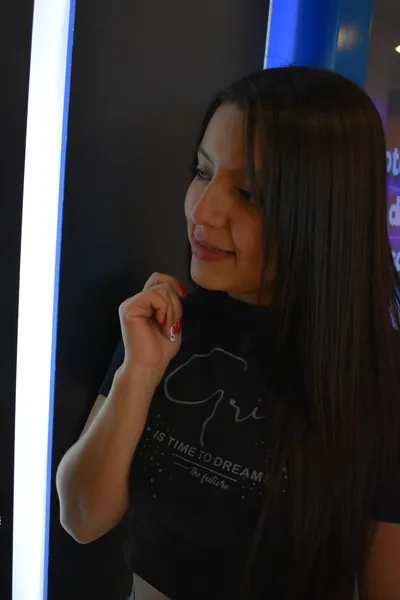 Live sex webcam photo for Abbypetite #3758112