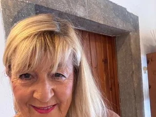 Live sex webcam photo for FoxyLeo #8106989