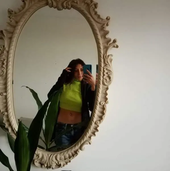 Live sex webcam photo for Isabelldusyx #3508292