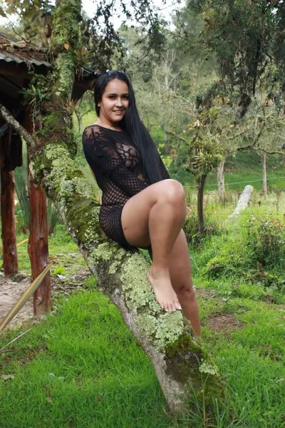 Live sex webcam photo for HeidiWills #3560091