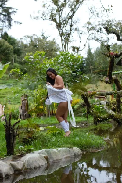 Live sex webcam photo for HeidiWills #3560093