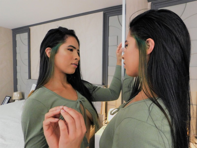 Live sex webcam photo for RuthStark #3489104