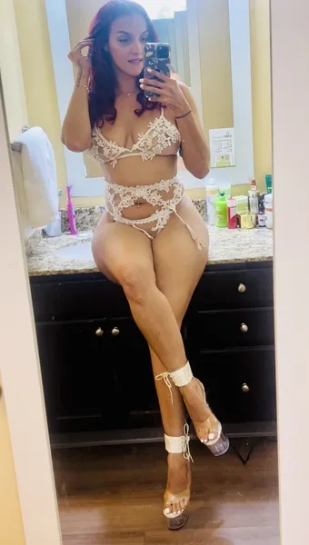 Live sex webcam photo for KianiJes #3500066