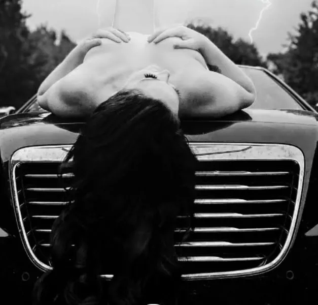 Live sex webcam photo for EmberHoney #3487748