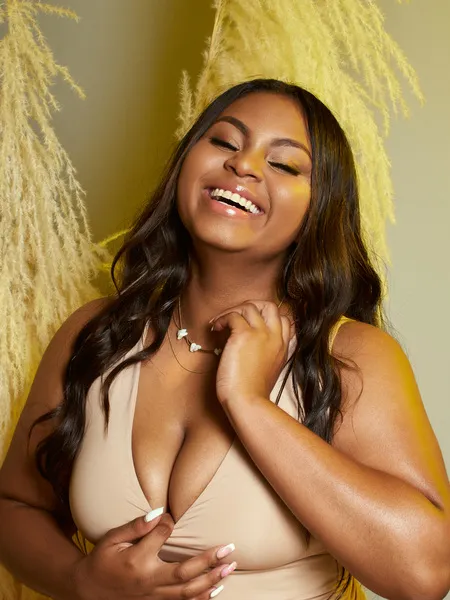 Live sex webcam photo for PaulaJames #3500711