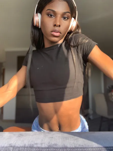 Live sex webcam photo for SexyAssChunli #3520877