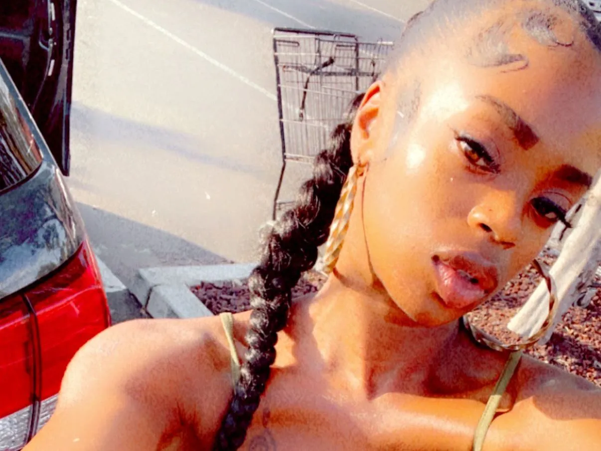 Live sex webcam photo for Harmonyyy #3527814