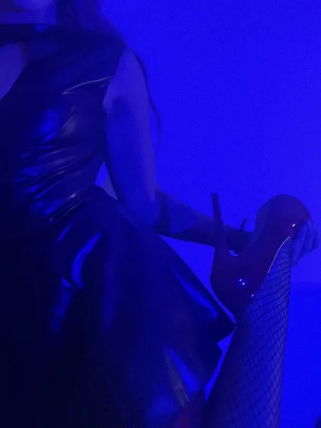 Live sex webcam photo for FoxyIvy #6239360