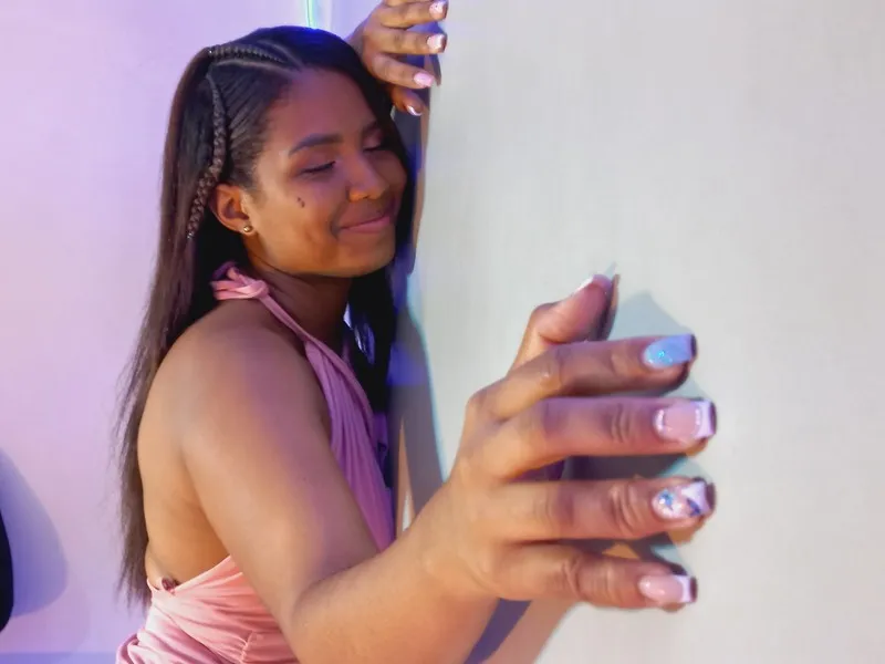 Live sex webcam photo for CrystallBrucee #3513037