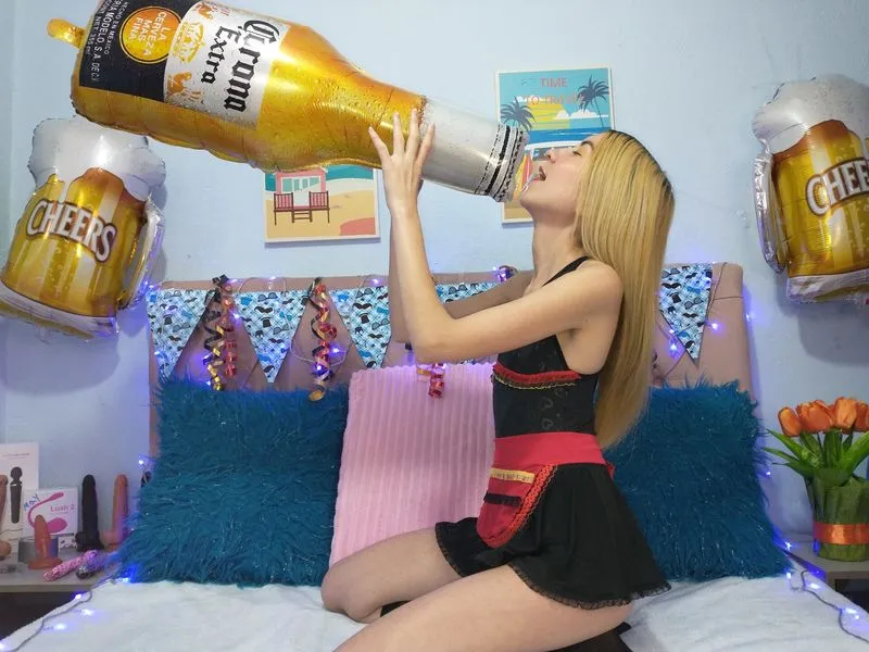 Live sex webcam photo for Dannylove18 #3539337