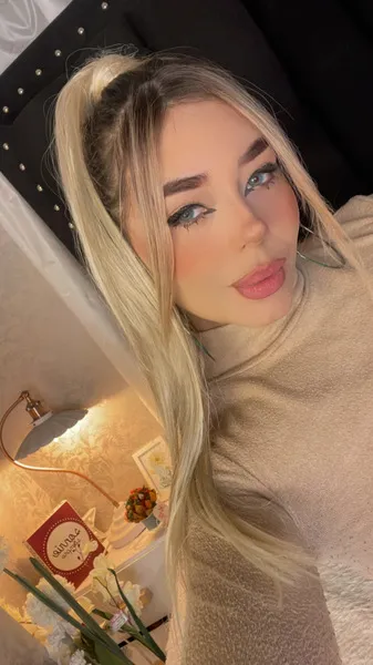 Live sex webcam photo for zaraMiller18 #6051774