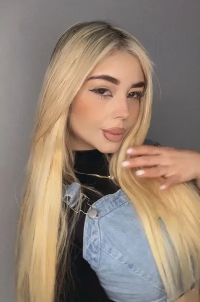Live sex webcam photo for zaraMiller18 #6051751